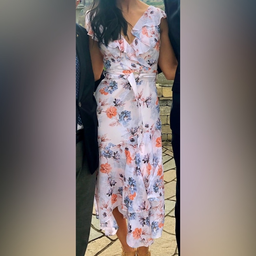 EverNew - size 4 dress. Side zip and tie waist